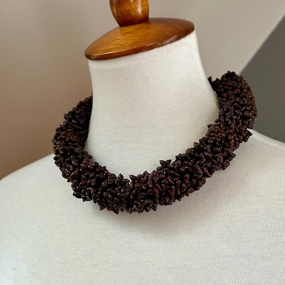 Antique Hawaiian Poleho Shell Lei